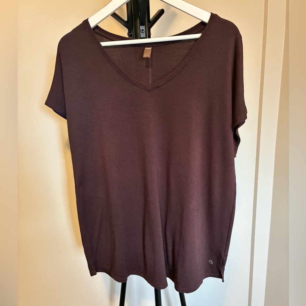 HYBA V-Neck Short Sleeve Tee | XL | Maroon